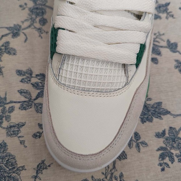Jordan 4 Retro SB Pine Green Unisex Sneaker - Picture 5 of 7